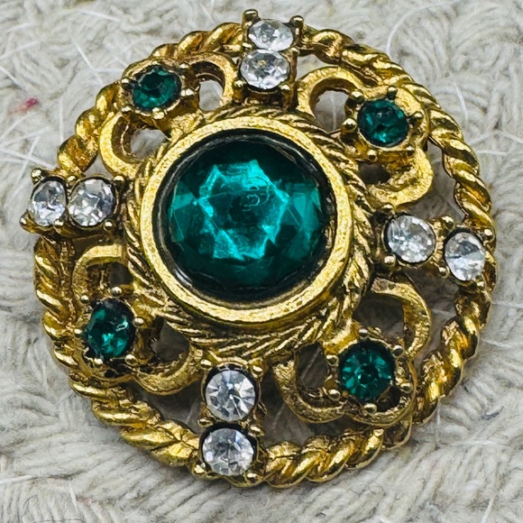 Green And Clear Rhinestone Gold Brooch - Picture 1 of 3